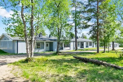 Saariseläntie 8 d 5 by Interhome