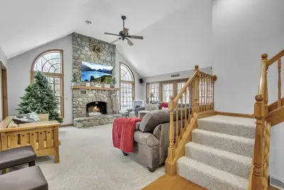 Image de Evl Chalet in the Woods & The Ultimate Game Room!