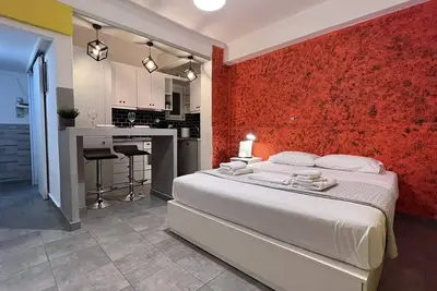Image de Stylish 25sqm studio with garden in Exarcheia