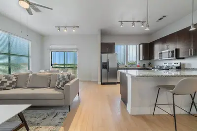 Image de Step into luxury at 4123 Cedar Springs and let your worries slip away