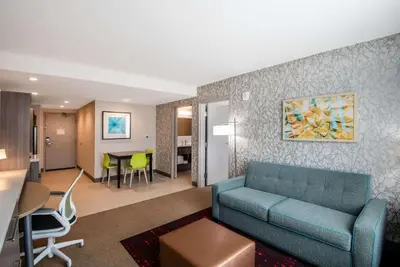 Image de Your Home Away From Home! Onsite Pool, Breakfast, Close to Sky Harbor Airport