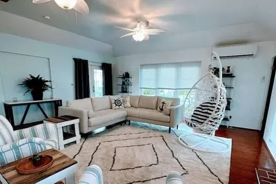 Image de Large Apartment for Big Groups in the Center of Bermuda!