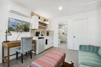 Image de Newly Remodeled Studio | Minutes from Old Town