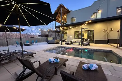 Image de Exclusive Retreats Desert Hideaway 3 Bedroom all Suite home with Private pool #2