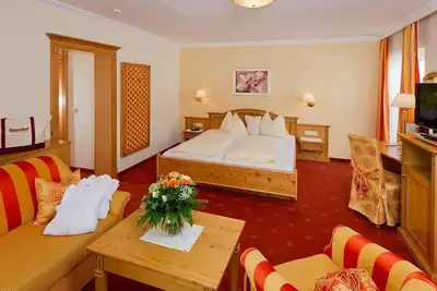 Image de Familienzimmer \"goldnestl\" 4-6 - Hotel Taxerhof