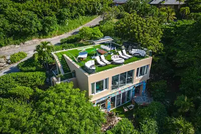 Image de 3 Bedroom with spectacular views over Nail Bay - Pool *New to Vrbo*