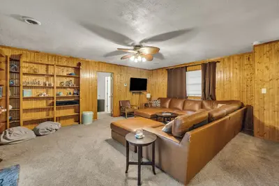 Image de Large Family Home near Expo/Downtown/Tu