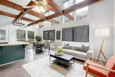 Image de Cool retreat with private pool!