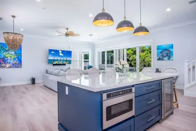 Image de Coastal Retreat ~ Brand New 4-Bedroom Home in the Heart of Islamorada