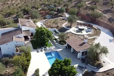 Image de Luxury villa, stunning views, 5\n beds, pool, gym, hot tub Alora.