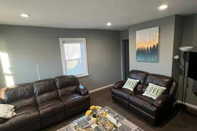 Image de Cozy Gorgeous with a back yard and parking pet friendly on the heart of Waltham
