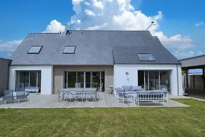 Image de Villa avec piscine intérieure à 5mn à pied plage