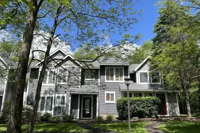 Image de Family & Pet Friendly Townhome, Short Walk to Pool, Minutes to Golf, Free Parking!