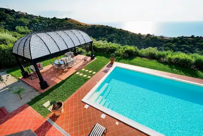 Maison de vacances privée avec Wifi, piscine privée, climatisation, Tv, terrasse, vue panoramique