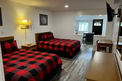 Image de Boutique hotel on 20 acres alongside Gunnison River! A perfect basecamp for fishing, wine tasting of whatever adventure you choose.