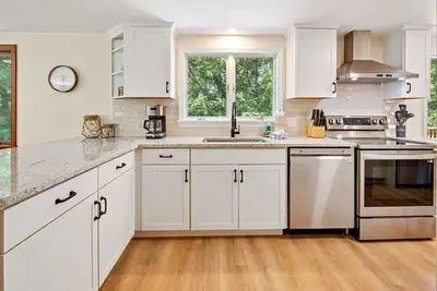 Image de Lighthouse Landing - Newly Updated 5 Bedroom Home in Eastham