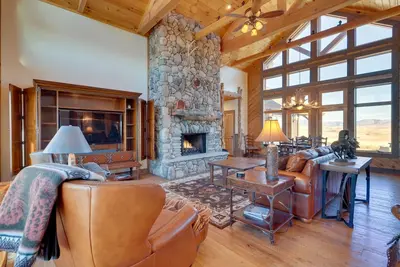 Image de 'Free Spirit Ranch' w/ Hot Tub & Mountain Views