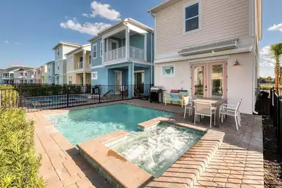 Image de Mango Breeze Cottage with Private Pool near Disney with Margaritaville Resort.