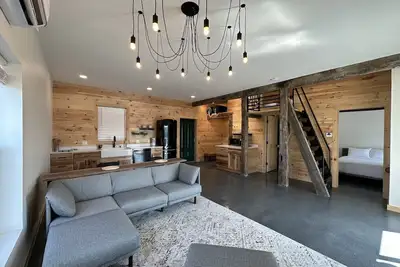 Image de Brewery Bungalow w/ Hot Tub and Seneca Lake Views.