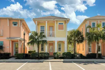 Image de Inviting Cottage with Private Hot Tub near Disney with Margaritaville Resort &.