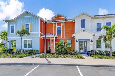 Image de Comfy Villa near Disney with Margaritaville Resort & Island H20 Access - 8189su