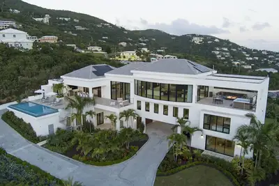 Image de Bakkero Villa - A brand new luxury villa in the heart of St. Thomas