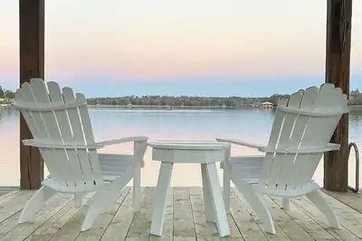 Image de Lakefront | Fire Pit | Dogs Welcome | Dockside Den