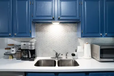 Image de Mid-Century Luxury Manor