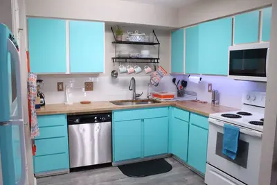 Image de Welcome to your home away from home. Quiet 2 bedroom ready for your visit.