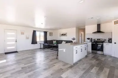 Image de \nWagon Wheel Retreat on 2. 5 acres With hot tub