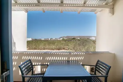 Image de Appartement dans un hôtel '9 Muses Hotel Urania' avec vue sur mer, Wi-Fi et climatisation