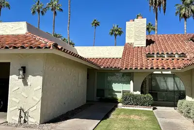 Image de Just renovated beautiful townhouse in the heart of Scottsdale