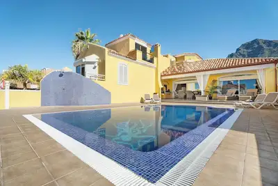 Image de Villa de vacances 'Romano' avec vue sur la mer, piscine privée et Wi-Fi