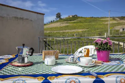 Image de Maison de vacances \"La Mansarda Sul Verde\" avec 2 terrasses privées et Wi-Fi