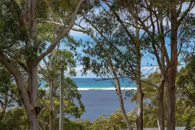 Smiths Lake, rainforest canopy and Sandbar Beach Views. Fab home for 10 guests.