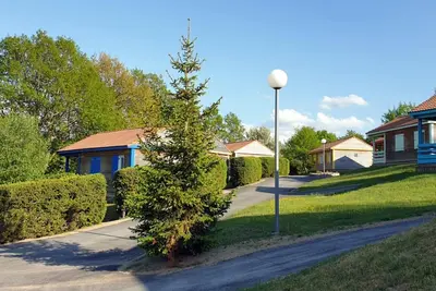 Image de Chalet Genet avec vue sur la montagne, piscine partagée et Wi-Fi