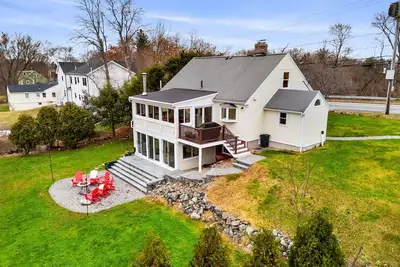 Image de Mothertree Farmhouse | Pets | Fire Pit | Workspace