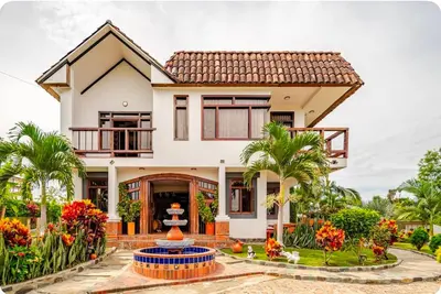 Image de Art Tropical Retreat for Relaxation, Barbecue, and Quality Family Time! \"