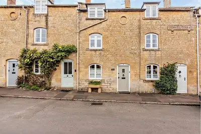 Cosy yet stylish Cotswold holiday cottage - Rosewood Cottage