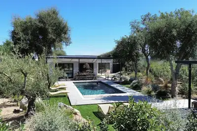 Villa d'architecte \"Casa Verde\". Plage 700 mètres.