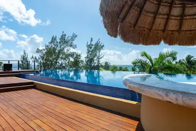 Image de Sweet 2 bedroom Penthouse by the Beach