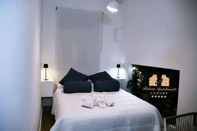 Image de Wonderful Facility Nestled In The Historic Kalsa District. . . .