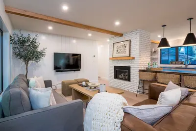 Summer Stays Available! Modern home in Ketchum. Walk to Downtown! Near Edelweiss Park.