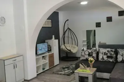 Image de Center City Apartments-fully equipped with a terrace. 50m from the main street!