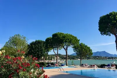 Front Lake Resort Le Corti del Lago Three-room bungalow Trilo A3 for 6 persons