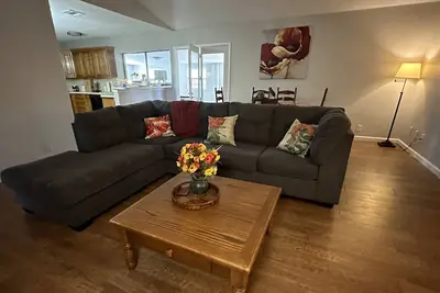 Image de Cozy and Spacious Denton Getaway