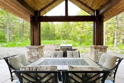 Image de Whispering Pines Forest Get Away