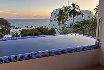 Image de Beachfront condo with ocean view, private pool & resort amenities