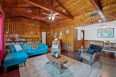 Image de Lakeside Cabin w/ Arcade Backyard & Pokerroom - Pet Friendly,