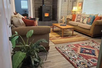 Image de Family Hot Tub Retreat & Starlink!